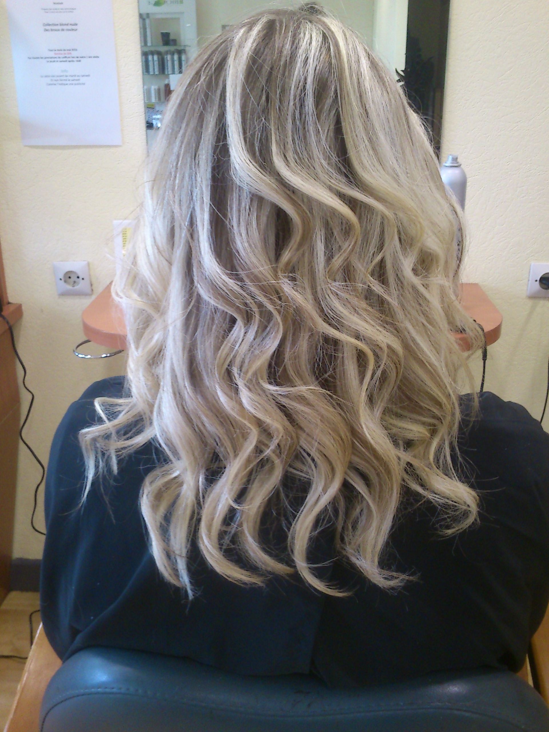 Des cheveux bouclés bien nourris