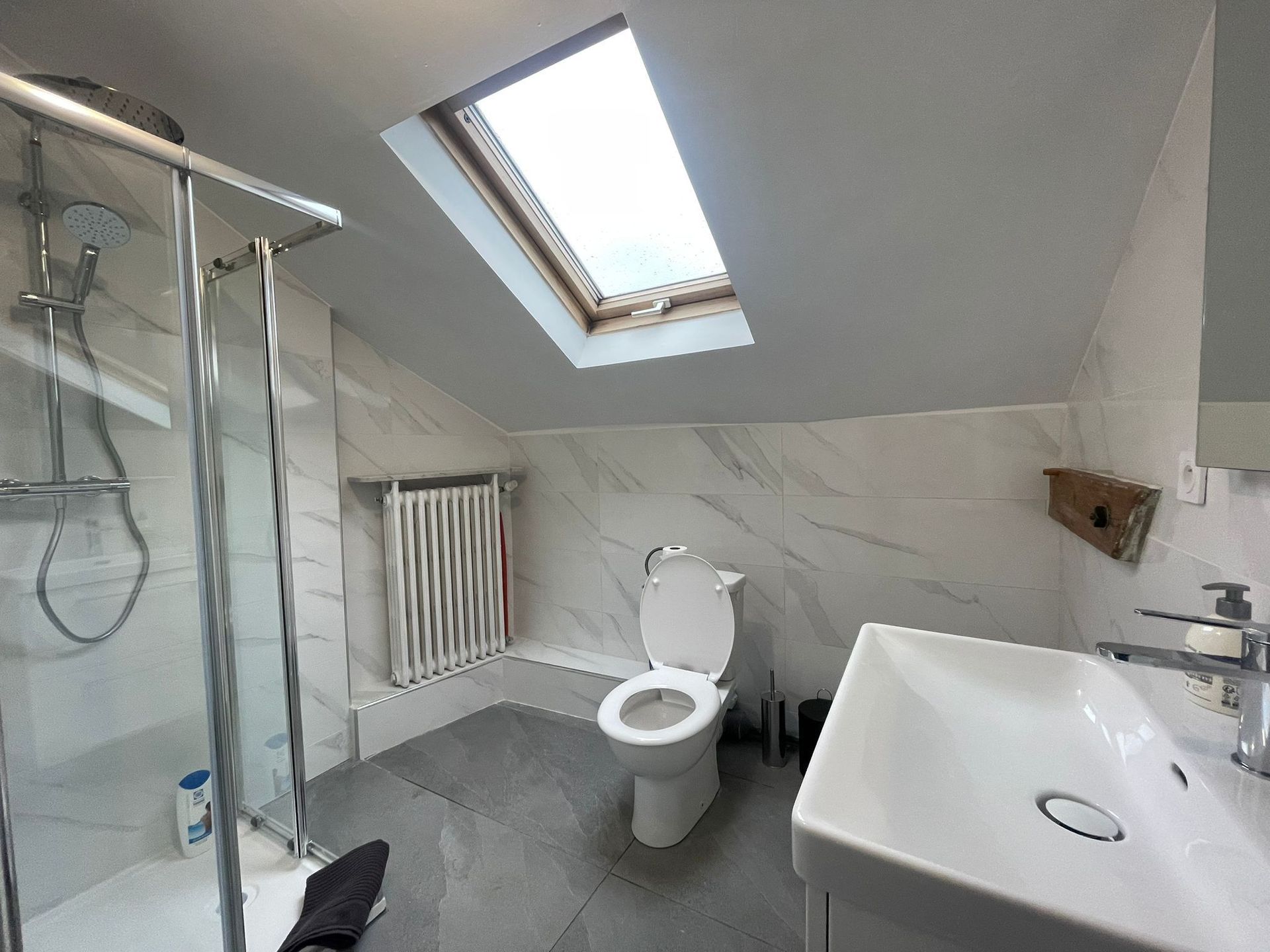 Salle de bains effet marbre