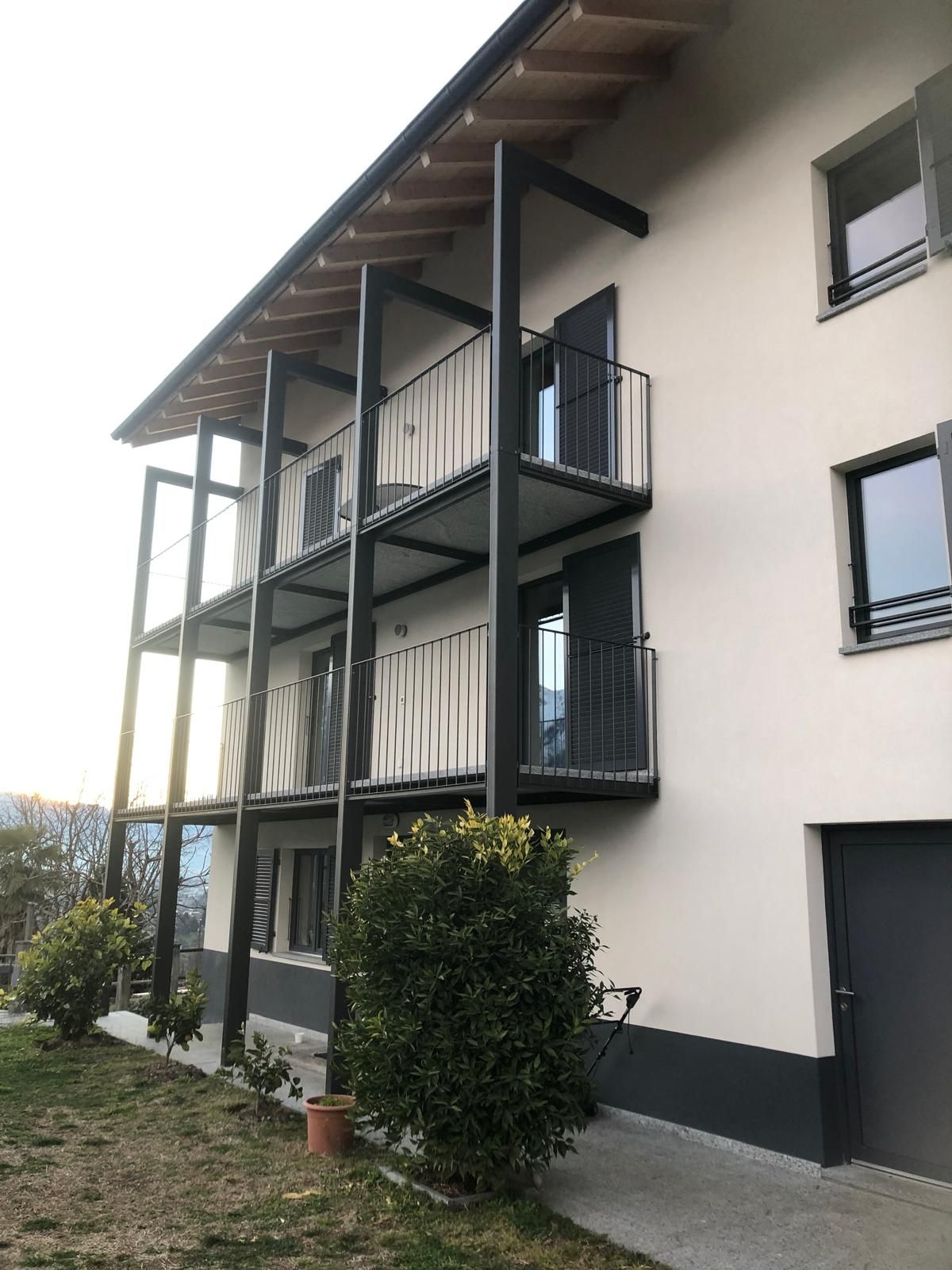Balconi in ferro per casa di nuova costruzione