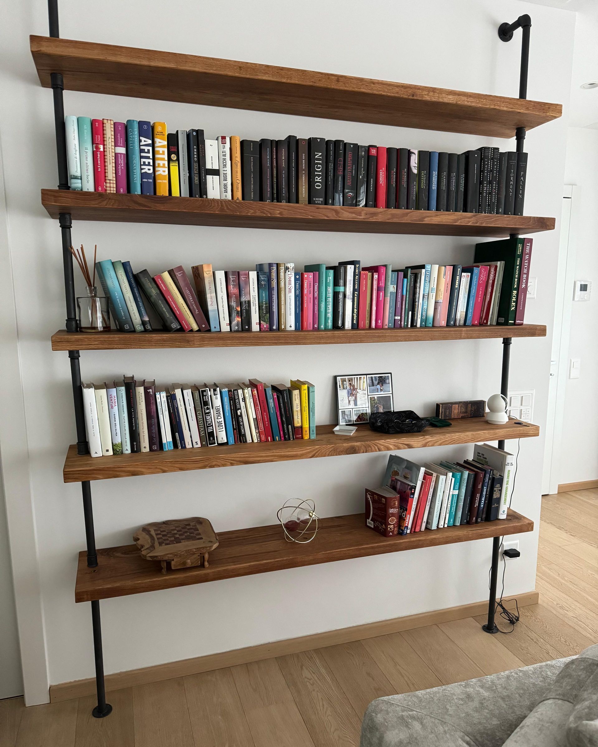 Complemento d'arredo e libreria-Mobili in Stile Industriale