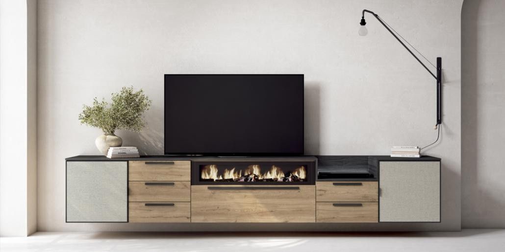 Moderno centro de entretenimiento montado en la pared con chimenea