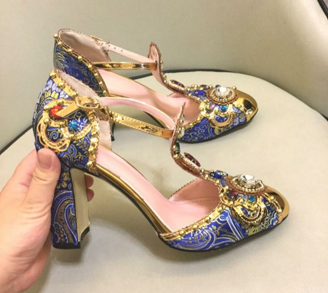 Schuhe - Beauty By Anna Schwarz in Zürich