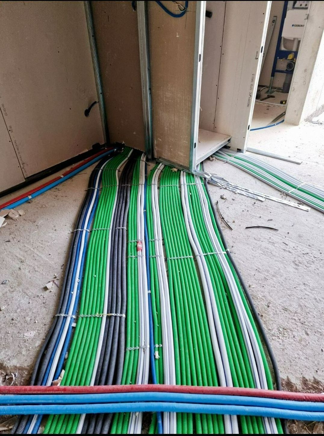 Câbles électriques au sol