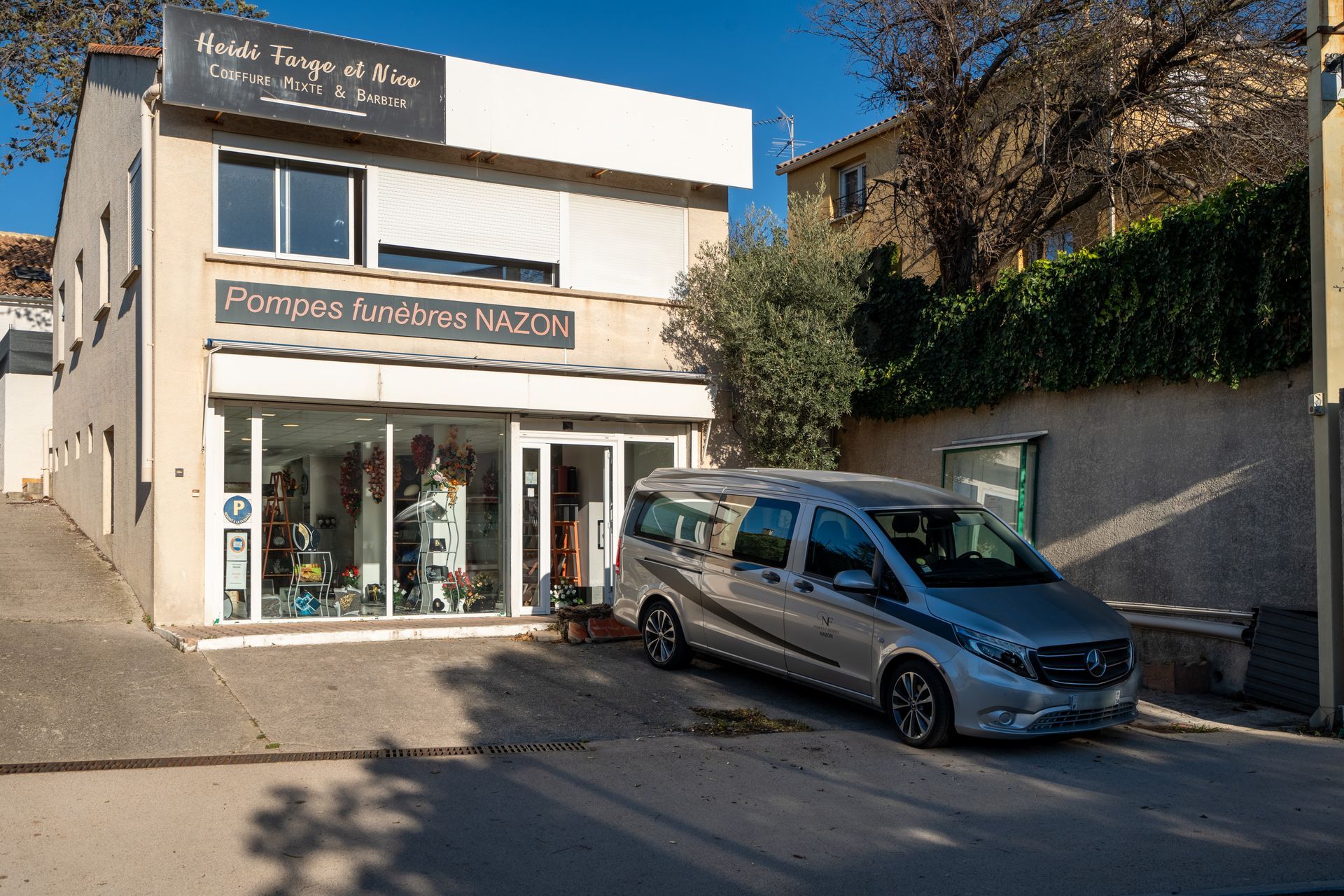 Façade des pompes funèbres Nazon