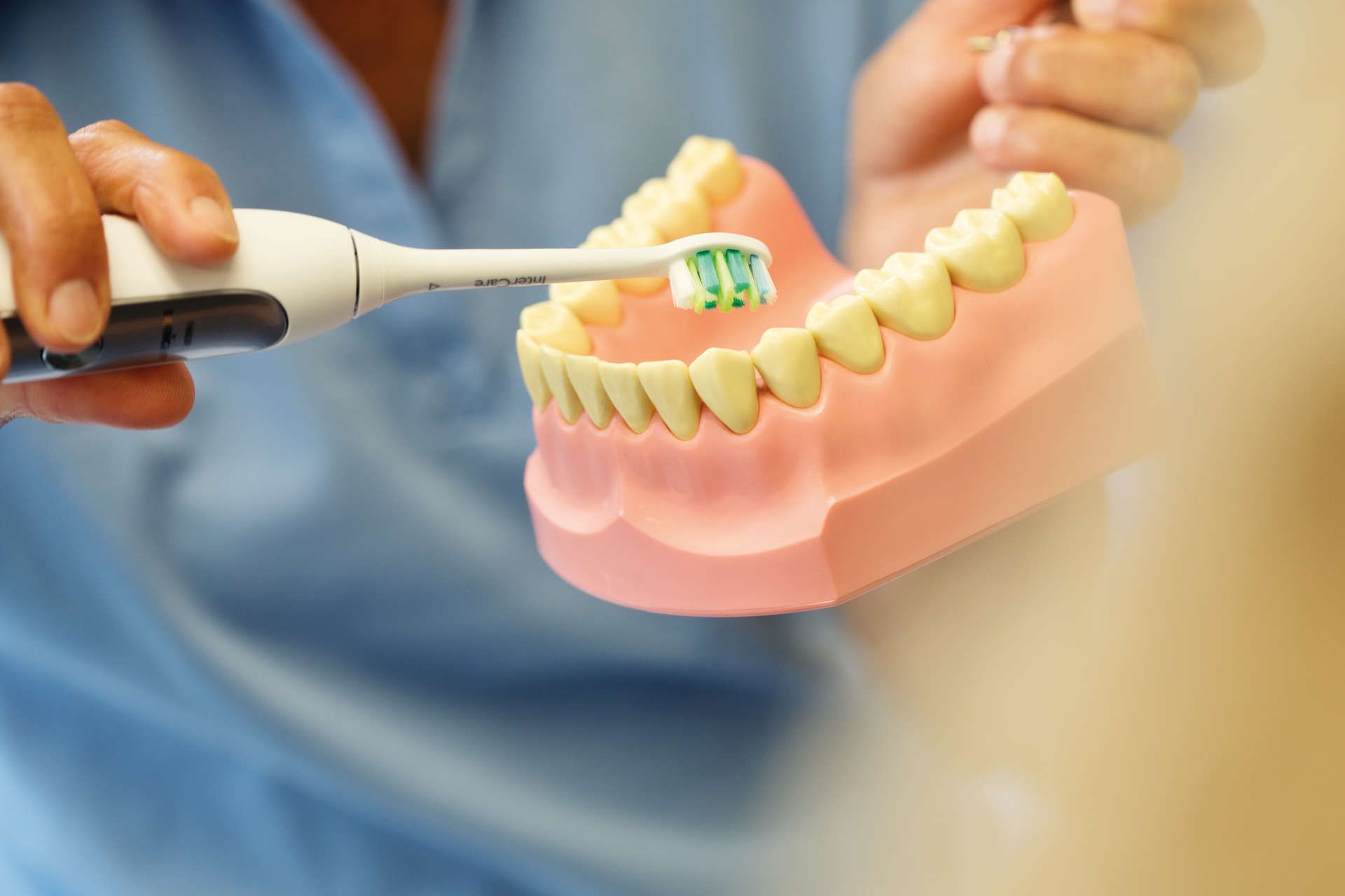 richtiges zähneputzen | Zahnarztpraxis | Zahnarzt Frank Oliver Döppert | Kirchheim-Teck