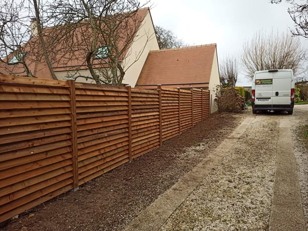 Clôture rigide en bois