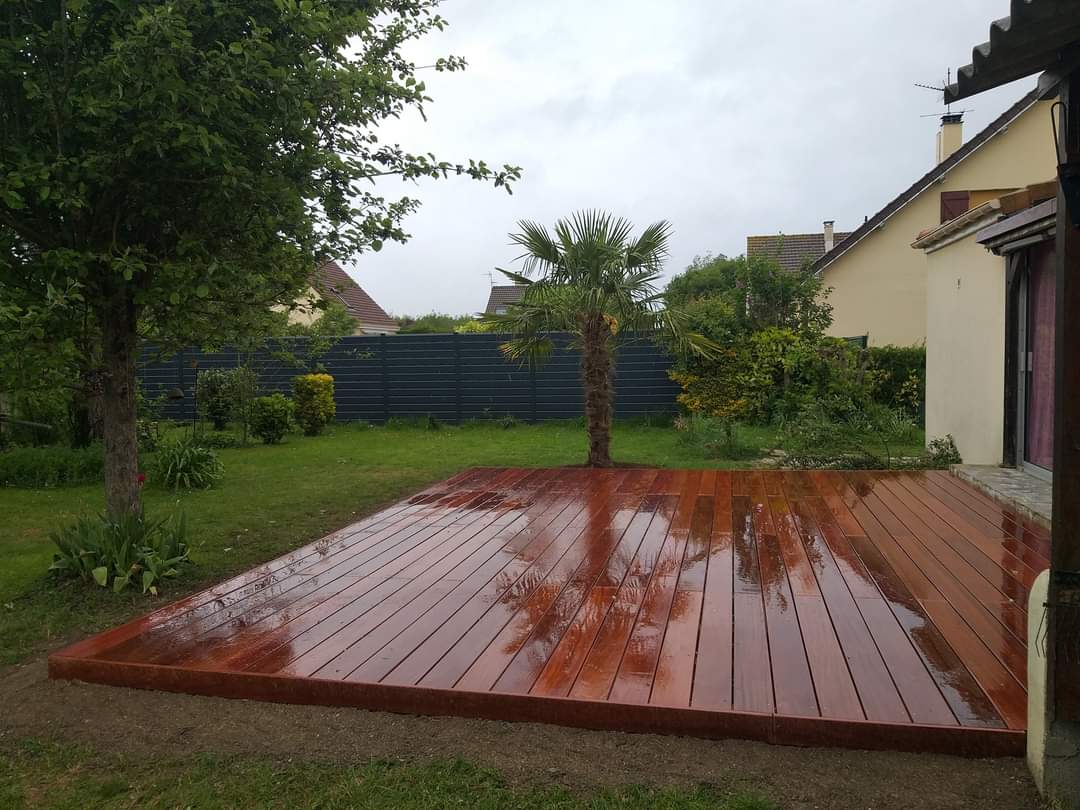 Terrasse en bois mat