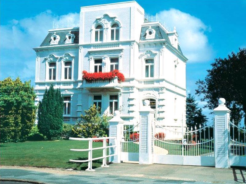 renoviertes, altes Wohnhaus