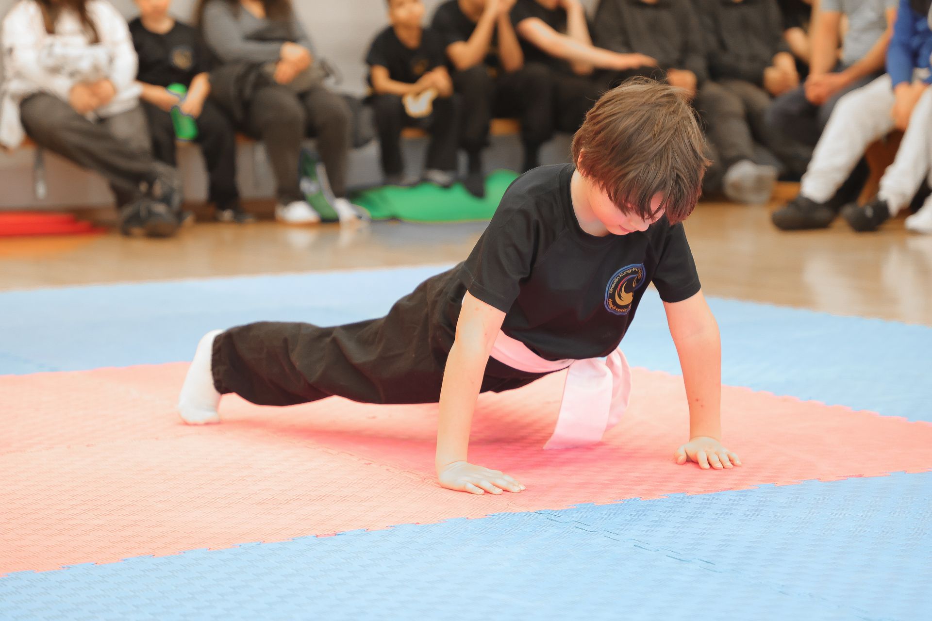 Kyosa unterrichtet Jesas im Hapkido Training im Chong-Do Dojang