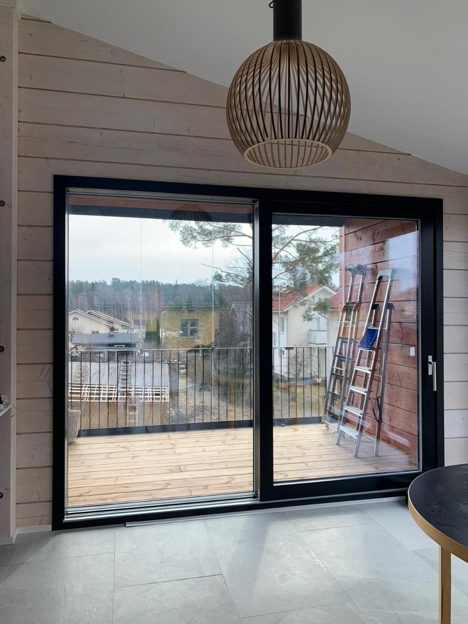 Liukuovet ikkunoilla