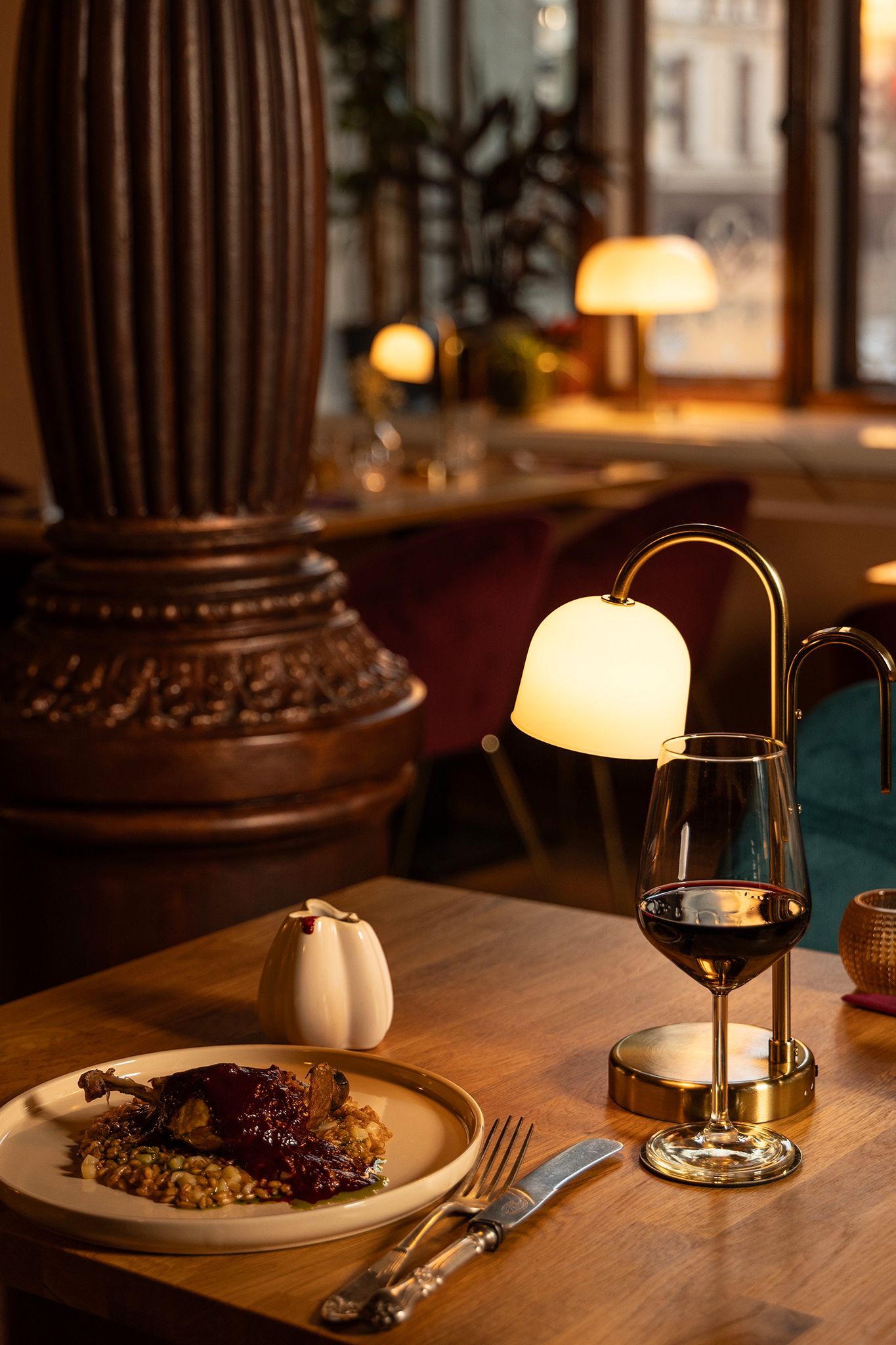 Ravintola Lia Helsingin keskustassa Erottajankadulla. Suomen ensimmäinen moderni georgialainen ravintola. Tutustu menuumme.