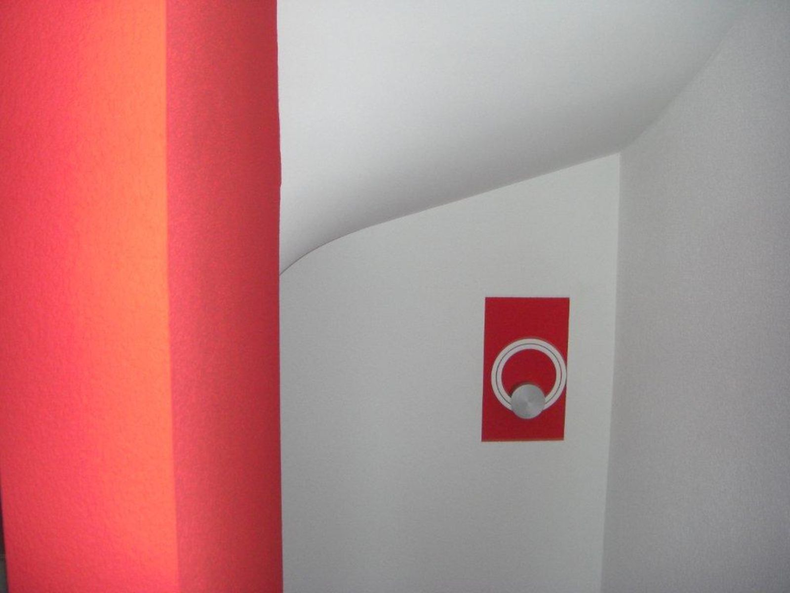 Malerarbeiten Innen Rote Wand - Malergeschäft Tobler GmbH