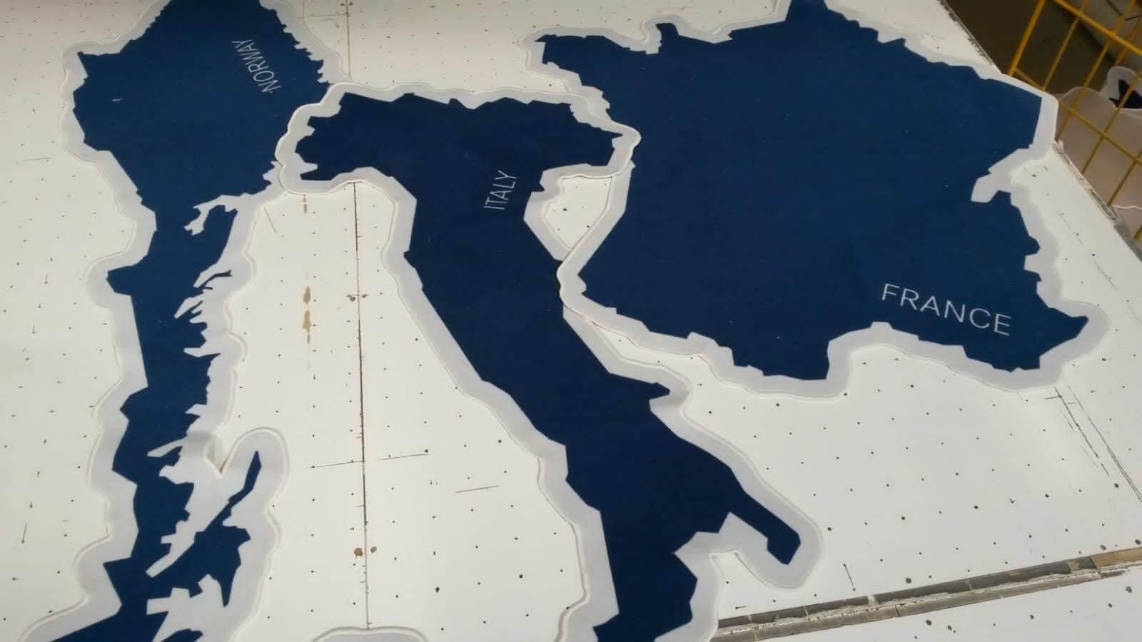 Eine blau-weiße Karte mit dem Wort Frankreich darauf