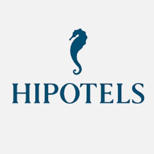 Logotipo de un caballito de mar azul oscuro sobre el texto "HIPOTELS" en una fuente serif clásica sobre un fondo gris claro.