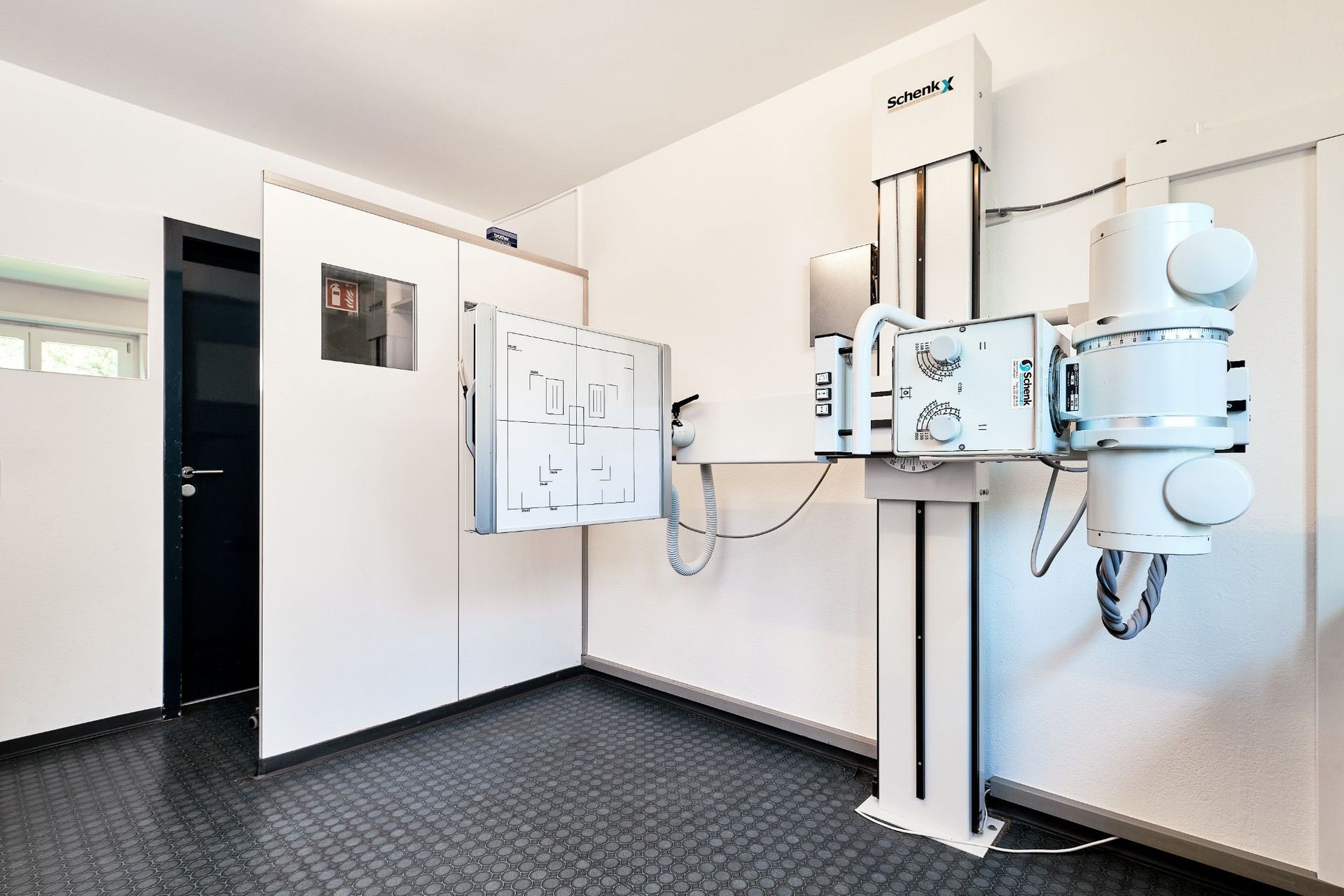 Ms. Dr. med. Danja Kleinstück-Isler,
specialist in internal medicine FMH