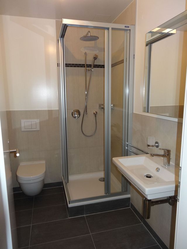 Rénovation-transformation intérieure d'une résidence - Salle de bains avec WC