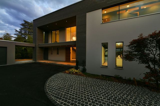 Villa réalisée par T&DI - allée avec pavés