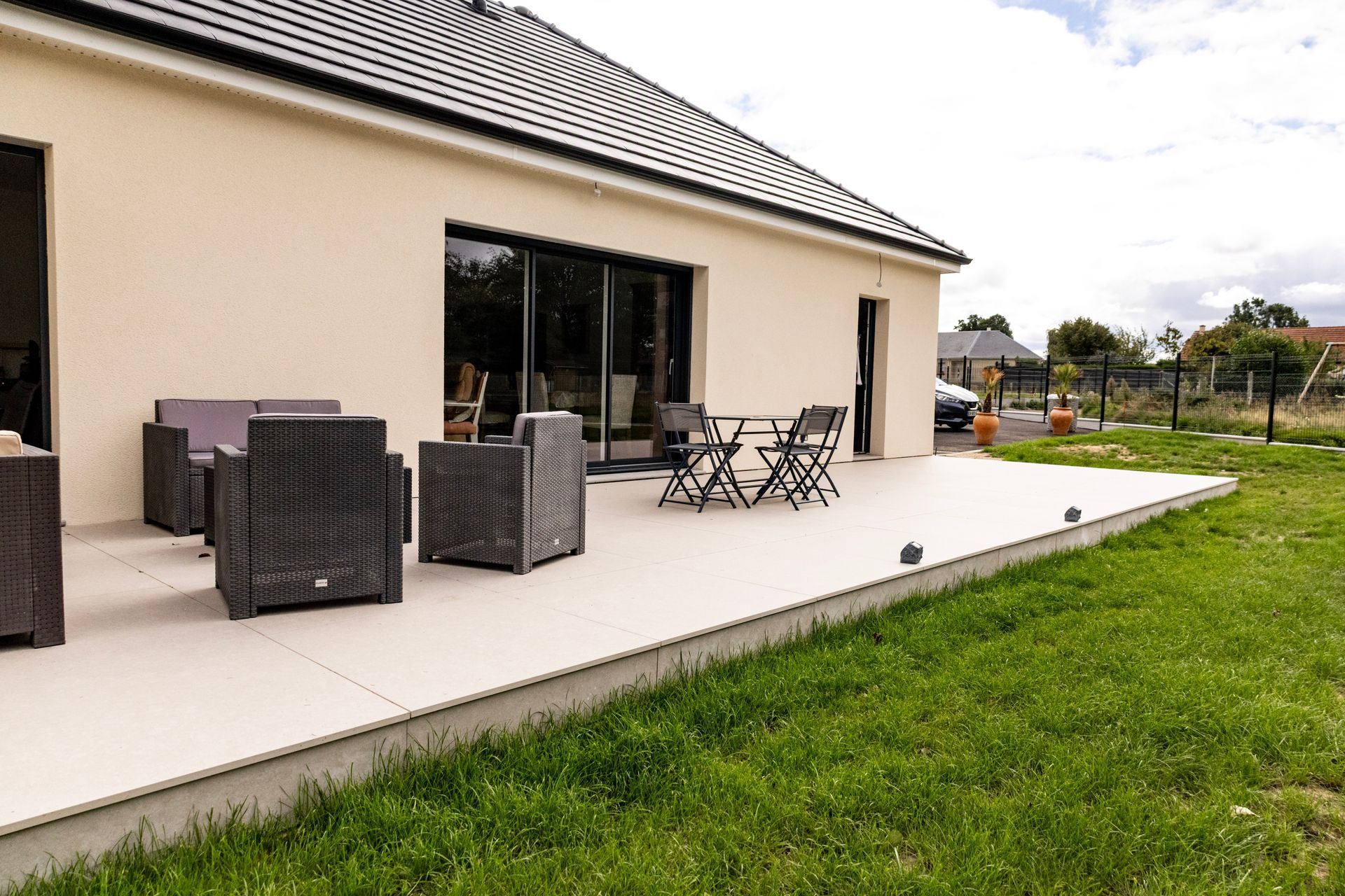 Création d'une terrasse en bois pour un snack