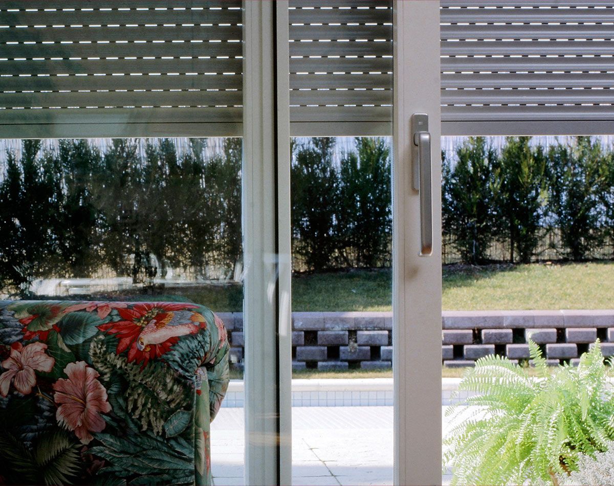 Volets roulants entrouverts