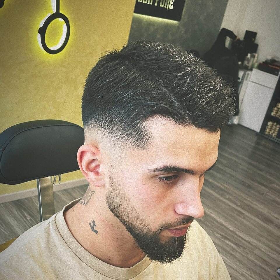 coupe de cheveux dégradé plaqué
