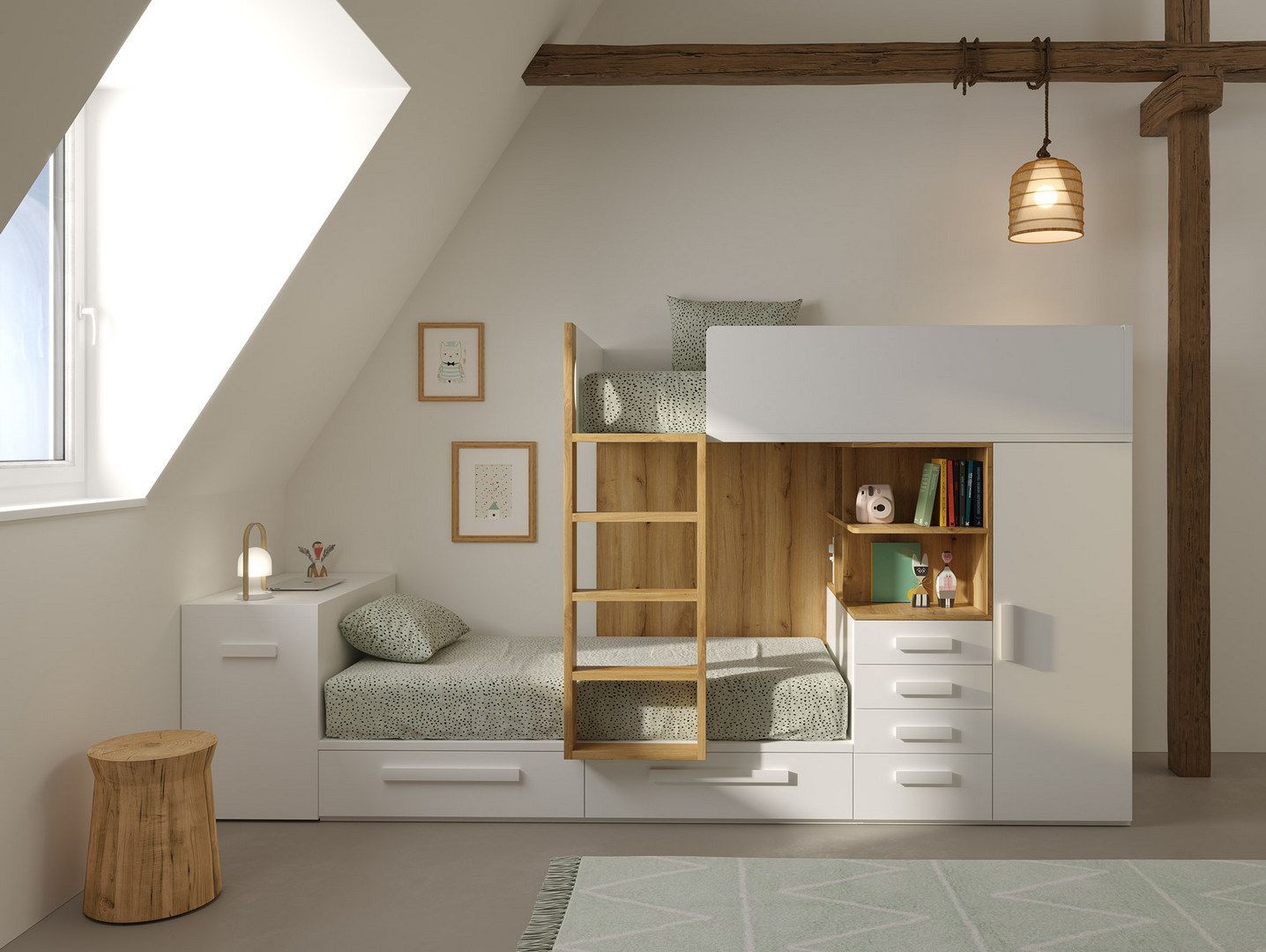 Un dormitorio con una litera y una escalera.