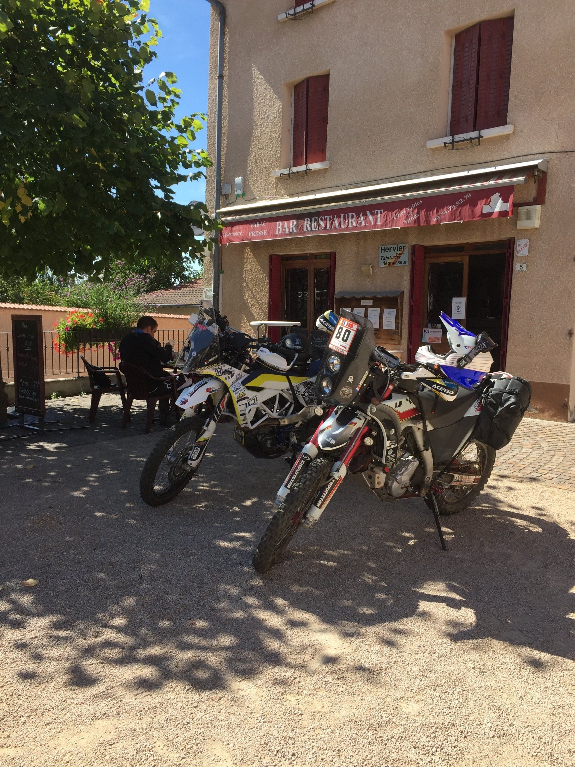 Moto cross restaurant