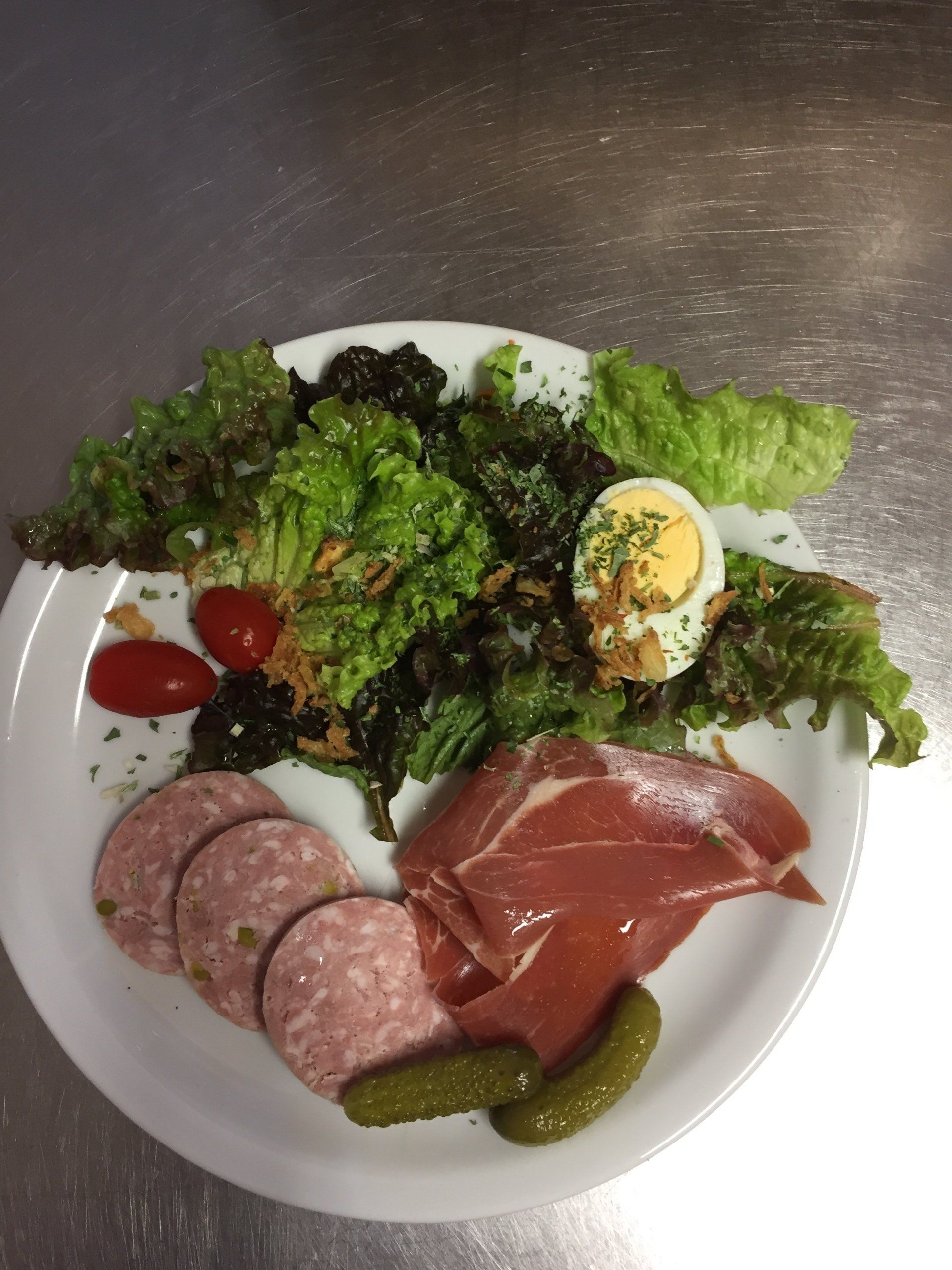 Salade garnie entrée