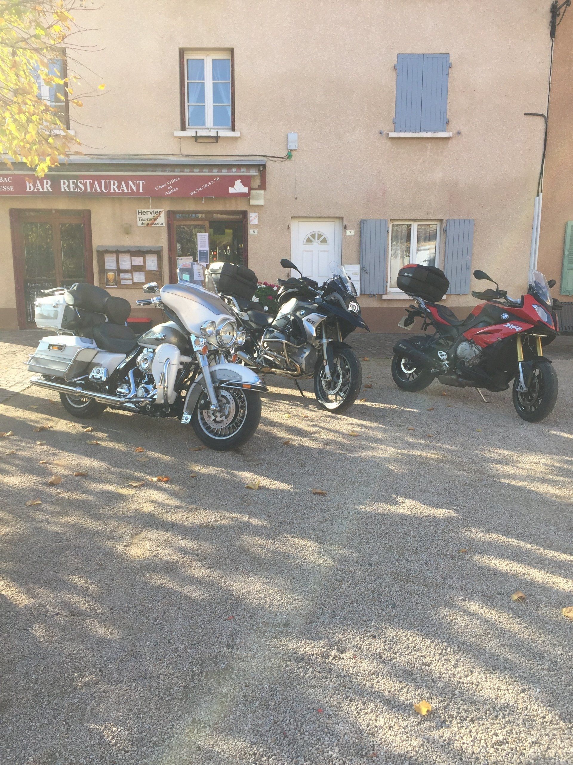 Devanture restaurant motos