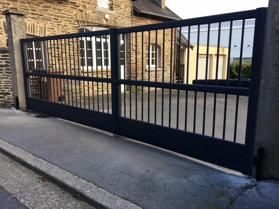Portail avec barreau noir