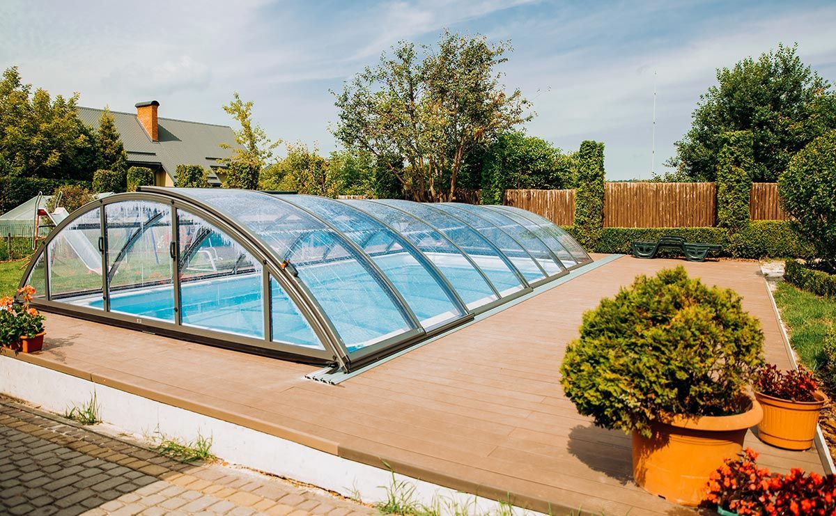 Abri de piscine mi- haut en aluminium