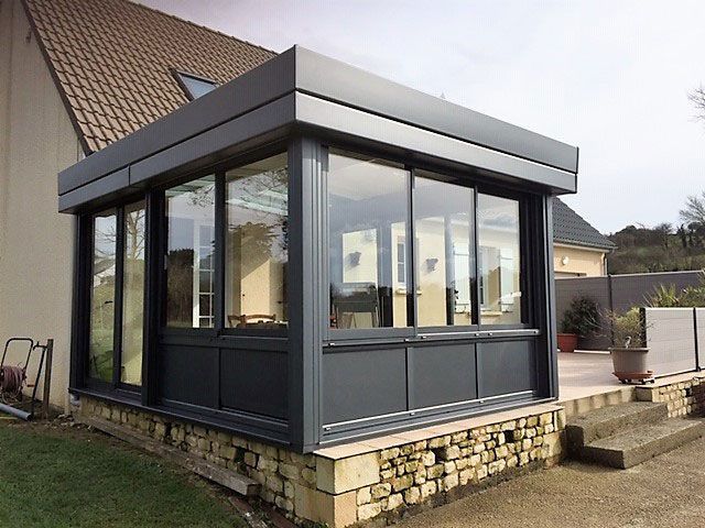 Véranda moderne noir