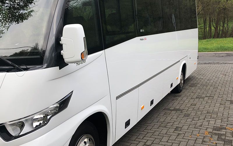 Reisebus Iveco Typ Daily 70 C 21 - Außenansicht