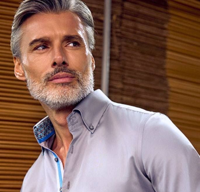 Camisa gris hombre
