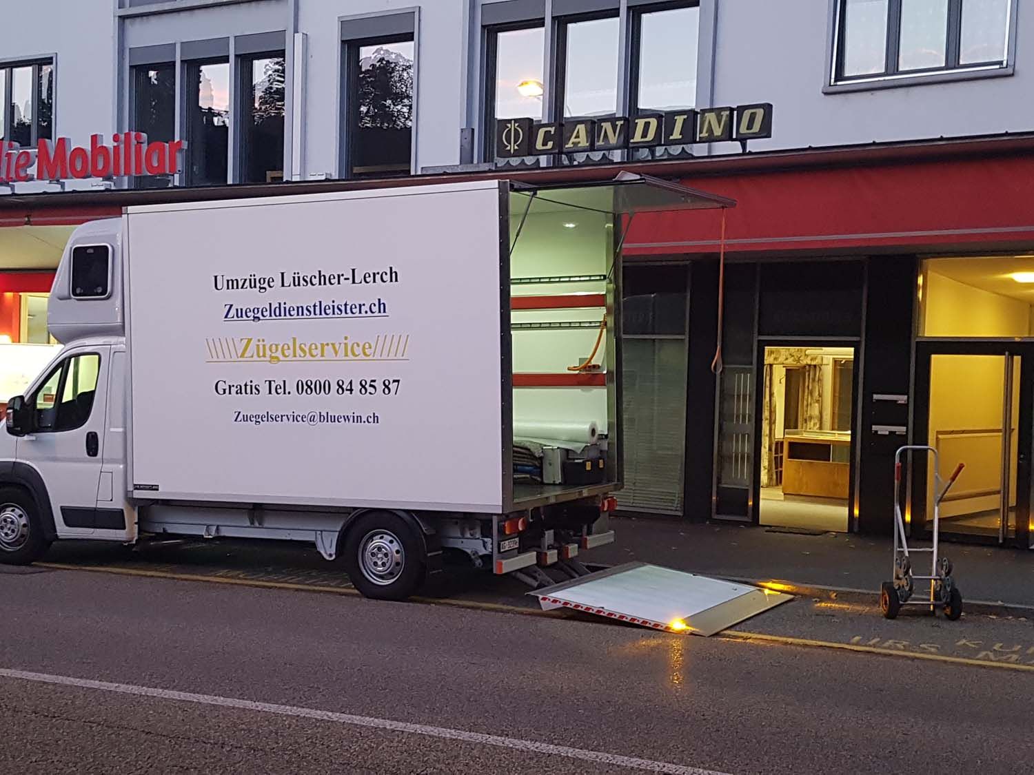 Fahrzeug Ladengeschäft - Umzüge Lüscher-Lerch