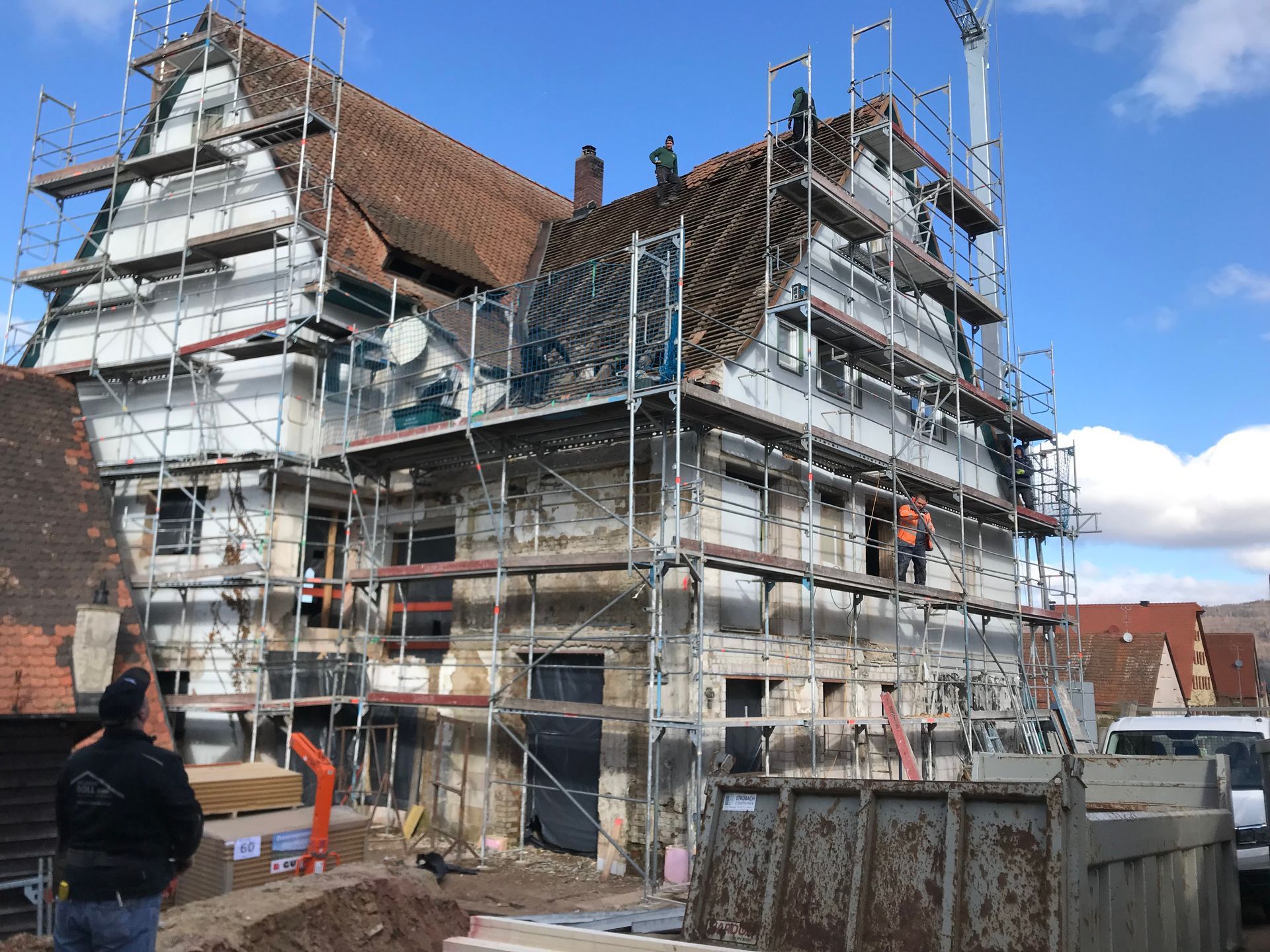 Platzhalterbildsymbol auf grauem Hintergrund.