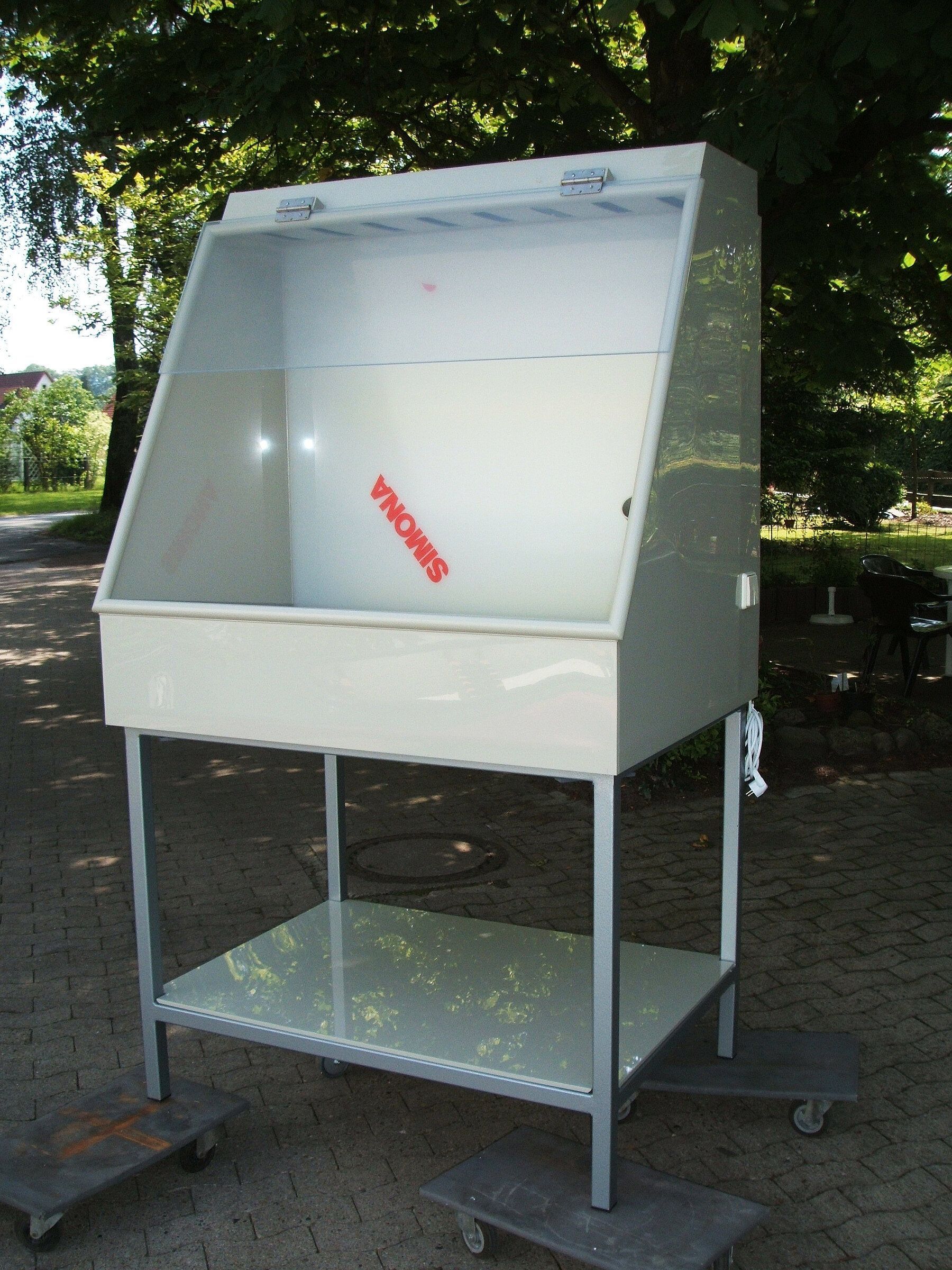 Eine weiße Box mit dem Wort „Vikings“ darauf