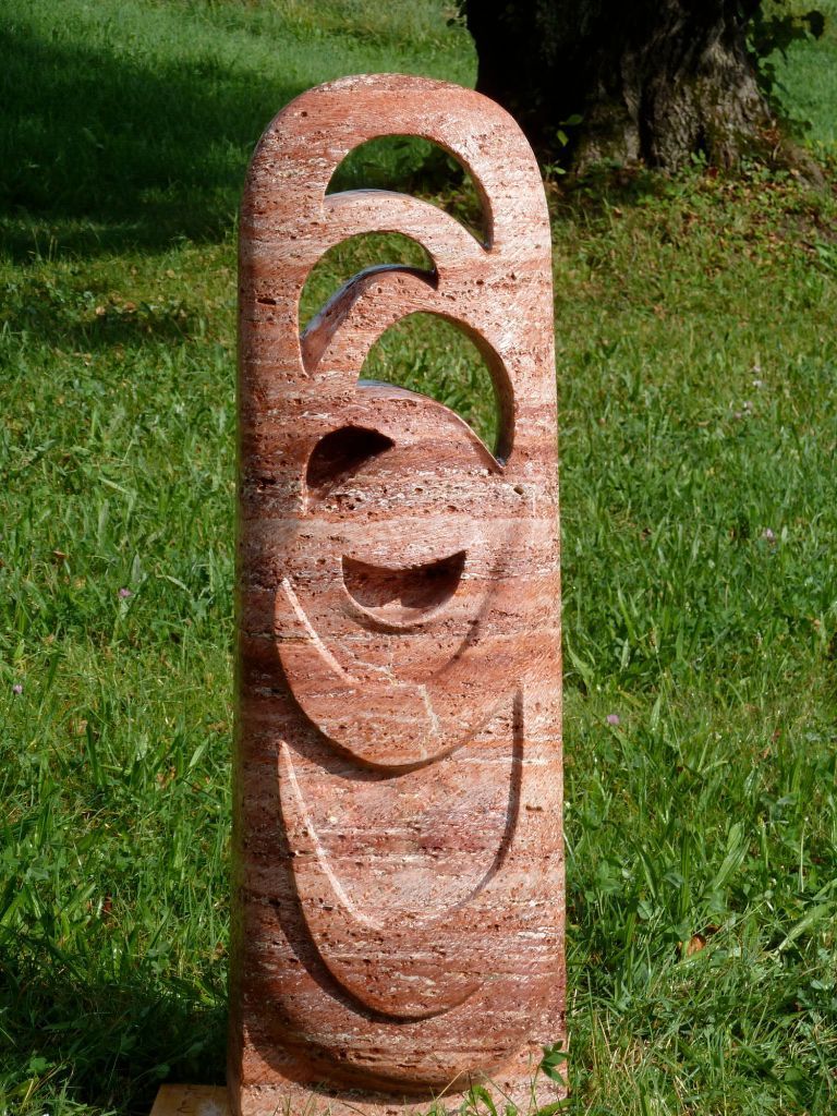 grabstein persischer Travertin - steinbildhauerin - afra fehr - ottikon b. kemptthal