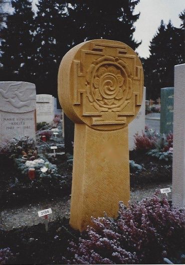 grabstein jaumont - steinbildhauerin - afra fehr - ottikon b. kemptthal