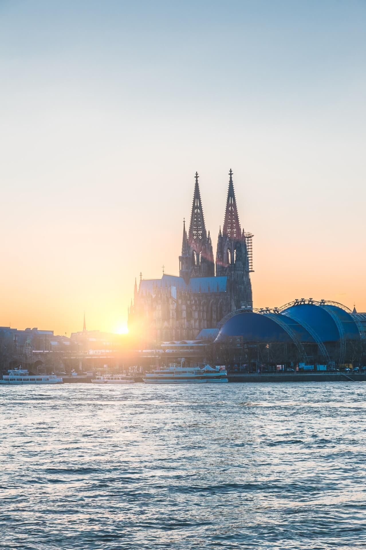 Dieses wunderschöne Bild vom Kölner Dom finden Sie auch bei hellohotel