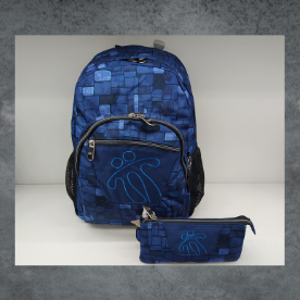 Una mochila azul con un estuche para lápices al lado.