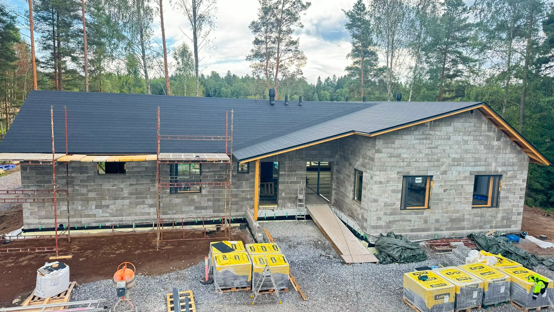 Julkisivurappaus ja kivipinnan huoltomaalaus – RakonePro Oy Porvoo