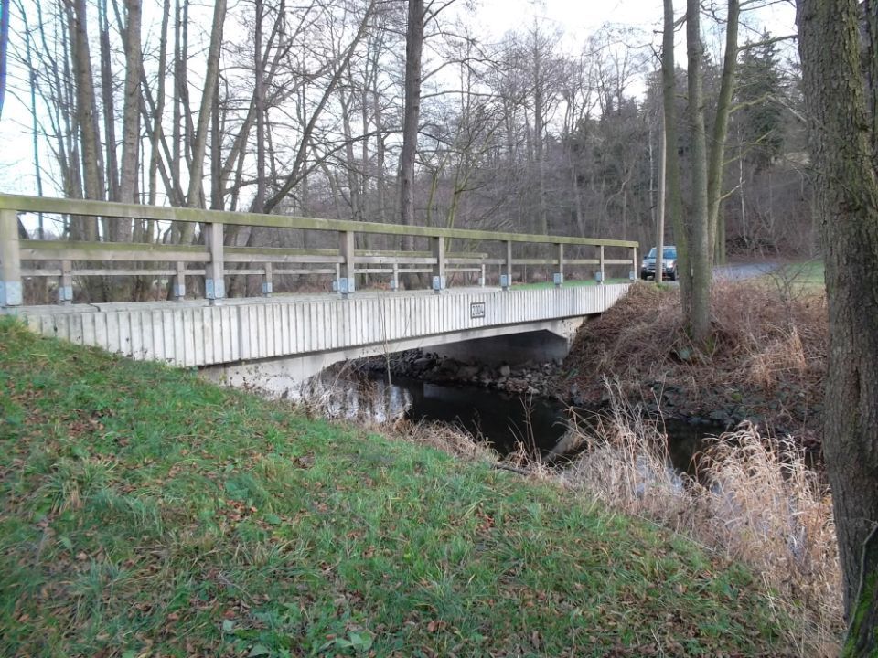 Arndt Bau Bauunternehmung GmbH – Brücke über einen Fluss