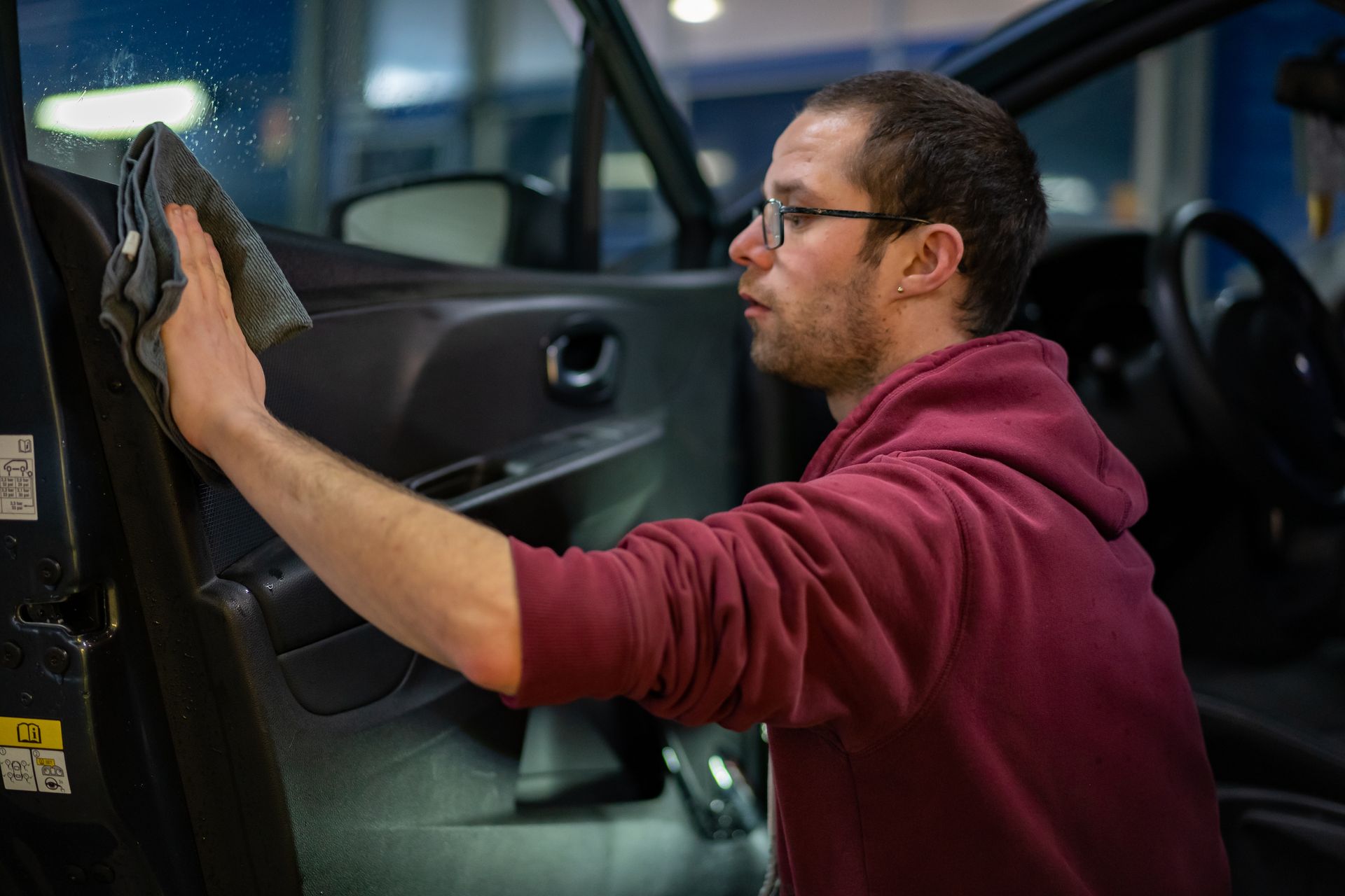 Application de rénovateur de plastiques