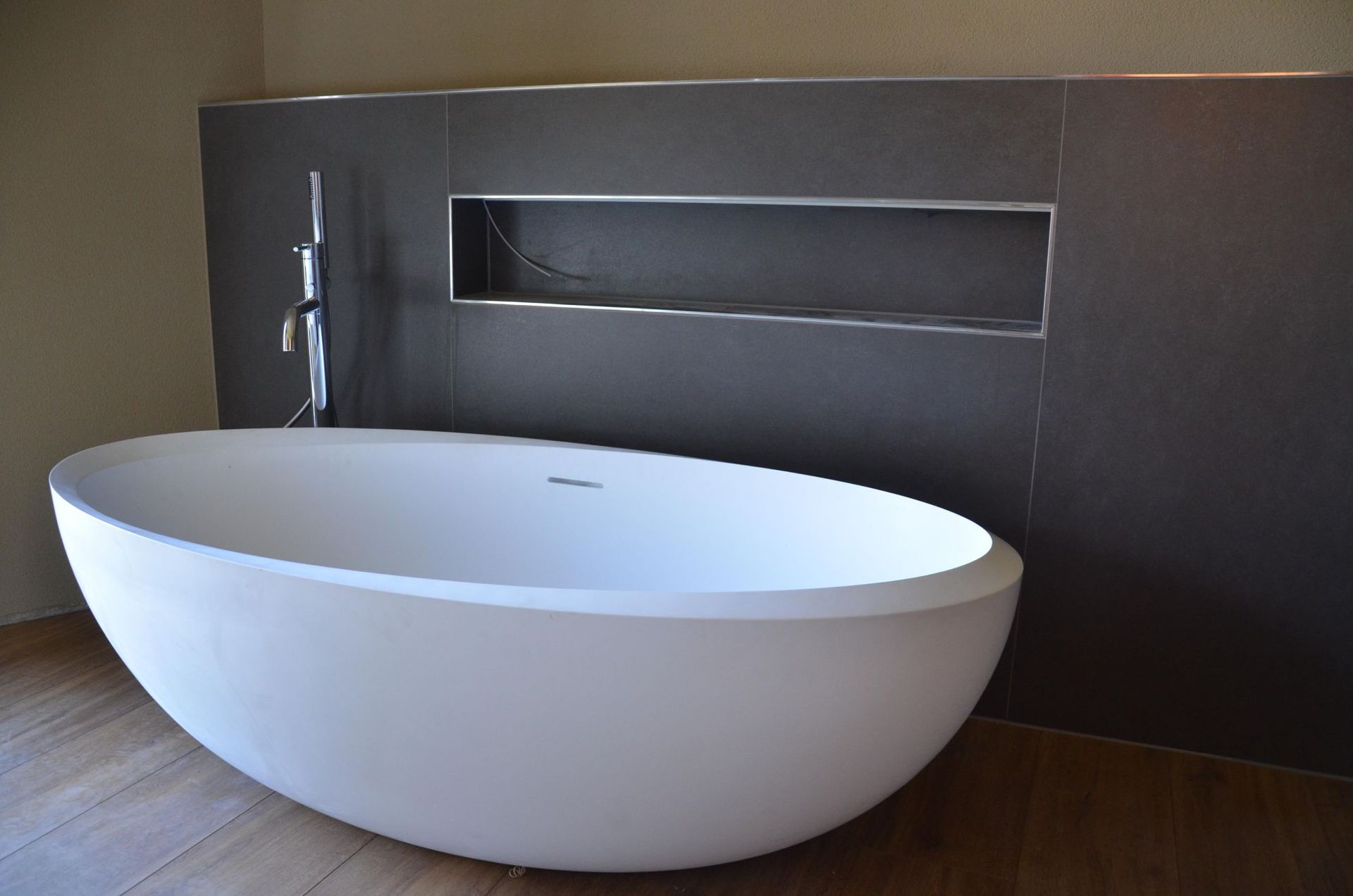 Badewanne – Plättli Simu GmbH