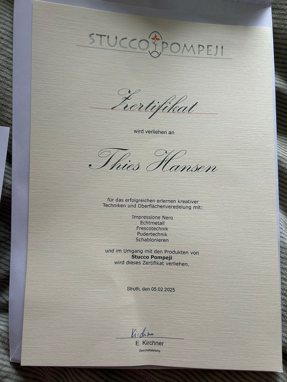 Ein Stück Papier mit der Aufschrift Stuck Pompeji