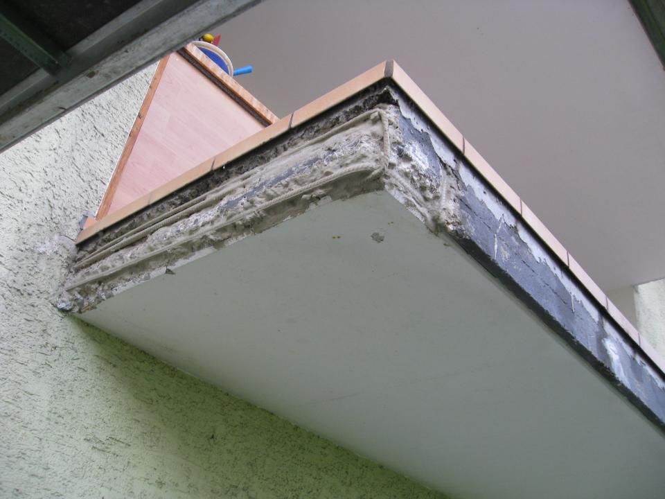 Malerbetrieb Blum GmbH & Co. KG, Betonbalkon Ansicht von unten