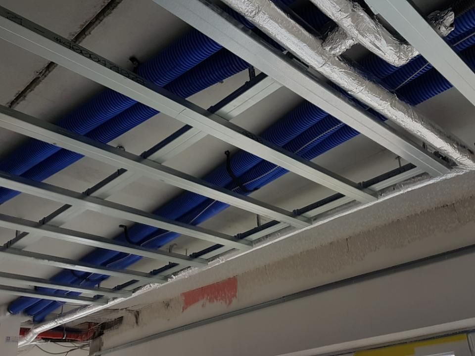 Malerbetrieb Blum GmbH & Co. KG, Deckenabhängung Arbeiten