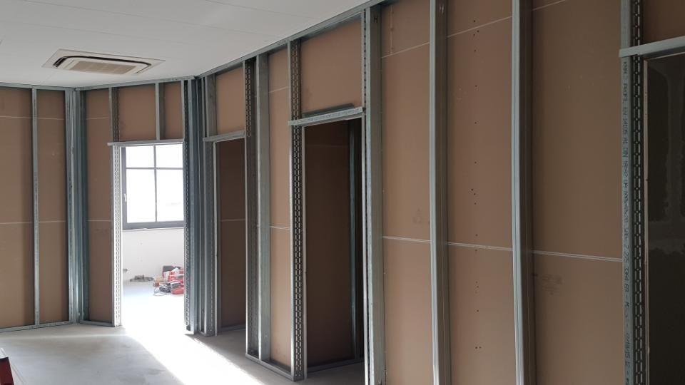 Malerbetrieb Blum GmbH & Co. KG, Trockenbauwand in progress