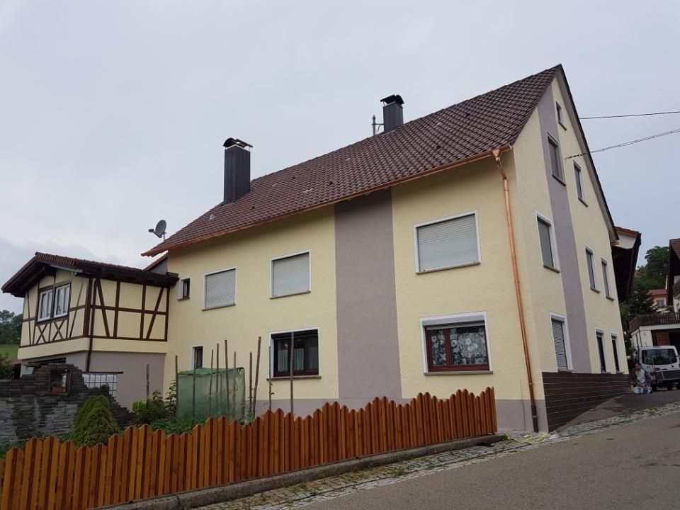 Malerbetrieb Blum GmbH & Co. KG, Haus mit gelber Fassade