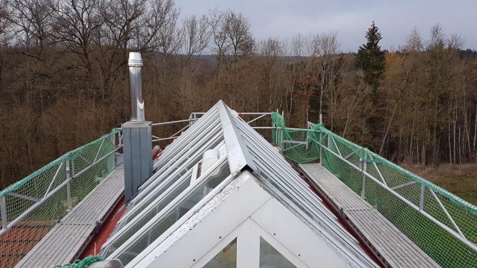 Malerbetrieb Blum GmbH & Co. KG, Ansicht Glasdach und Gerüst